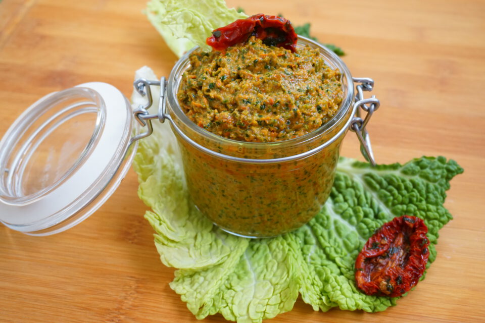 pesto mit getrockneten tomaten