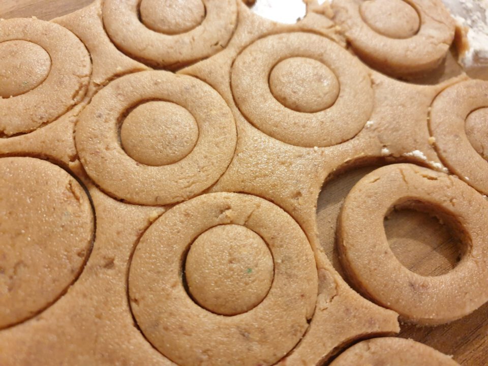 Vegane Plätzchen, ausgestochen