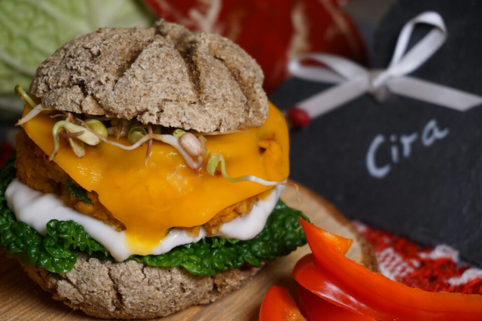 vegane burger patties im selbstgemachten Burger