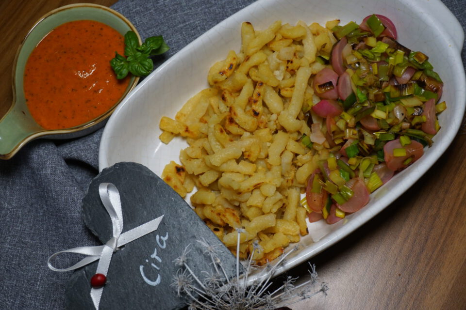 rezepte mit spätzle vegan, fertig angerichtet