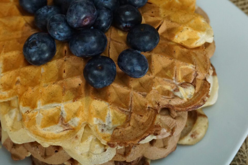 marmorierte waffeln mit banane