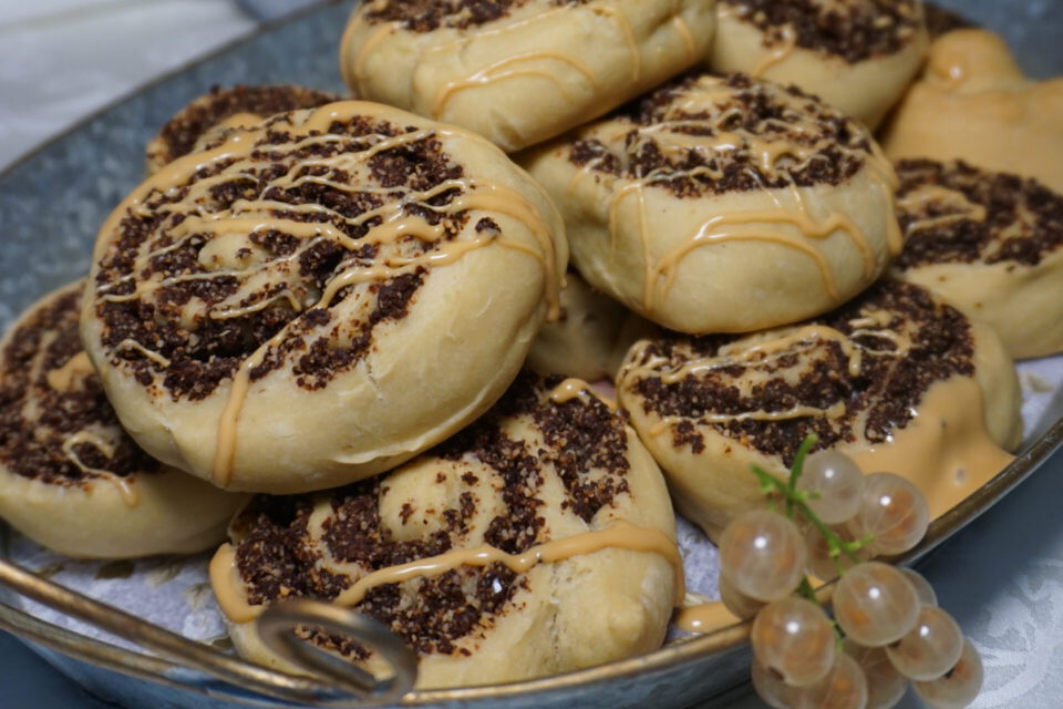 vegane hefeschnecken fertig angerichtet