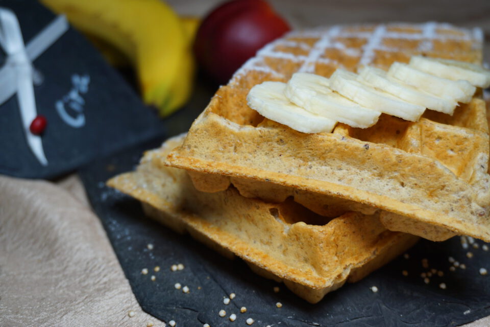 zuckerfreie vegane waffeln sind fertig angerichtet