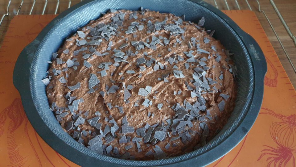 veganer schokokuchen ohne zucker vor dem backen