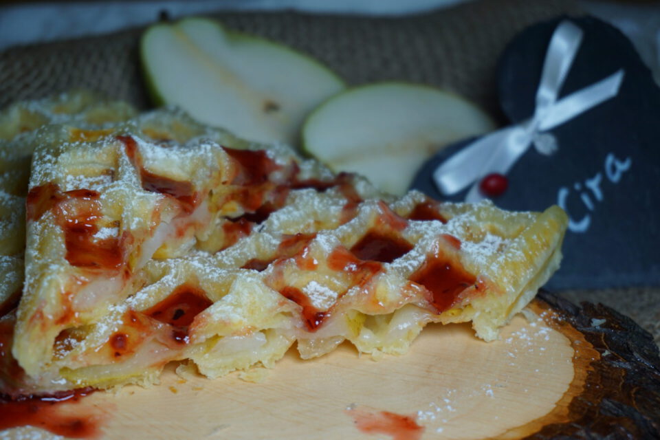 schnelles blätterteig rezept mit birne ist fertig